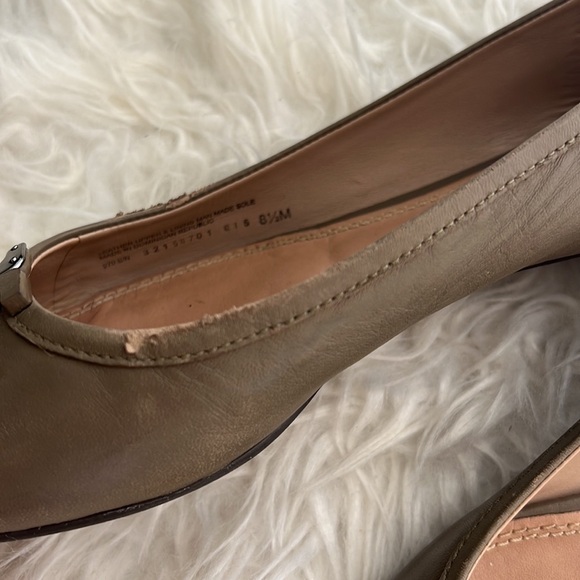 SOLD- Tory Burch flat shoes / doll shoes  Size 8.5 M - Picture 2 of 11